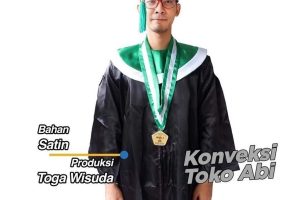 bikin toga wisuda kampus
