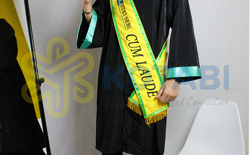 konveksi toga wisuda palu