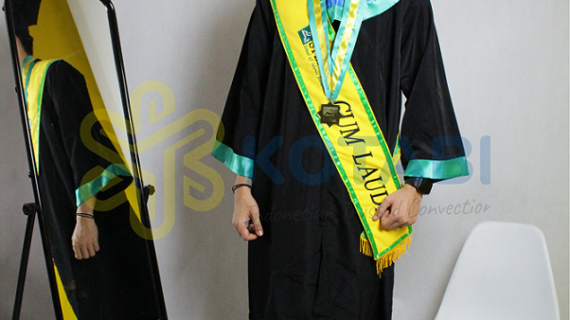 konveksi toga wisuda sofifi