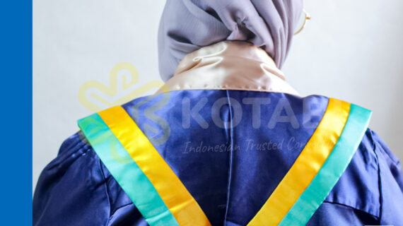 Pusat Grosir Toga Wisuda