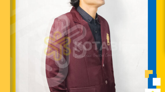 Jas Almamater Merah Maroon