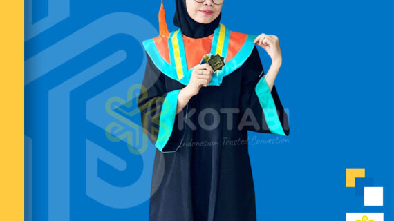 Konveksi Buat Toga Wisuda Kombinasi Warna