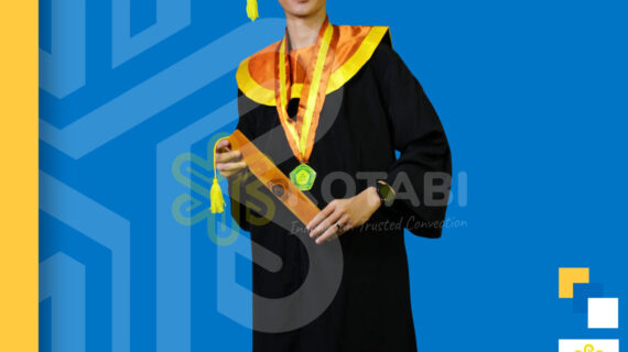 harga toga wisuda malang